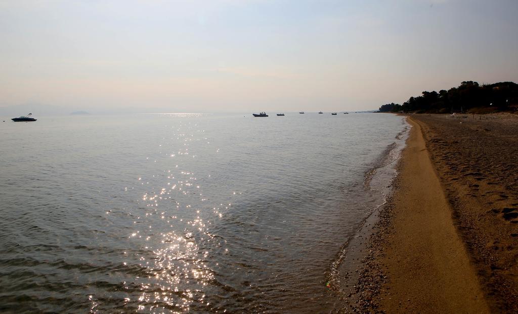 Beach Front Chanioti Polychrono Extérieur photo