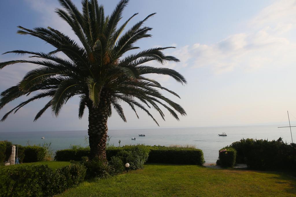 Beach Front Chanioti Polychrono Extérieur photo